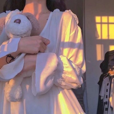 那女孩是谁 海报